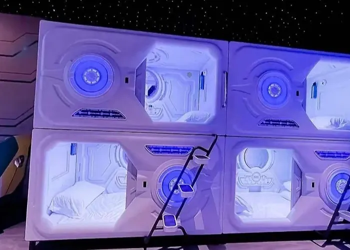 Limin Hostel Capsules