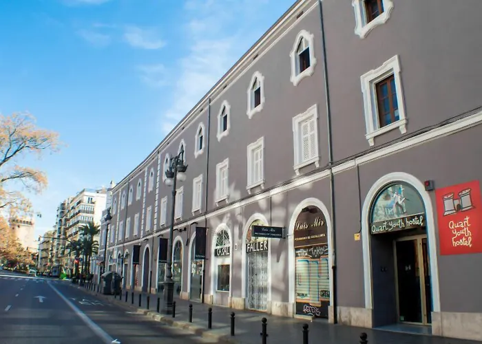 Quart Youth & ApartmentsHostel